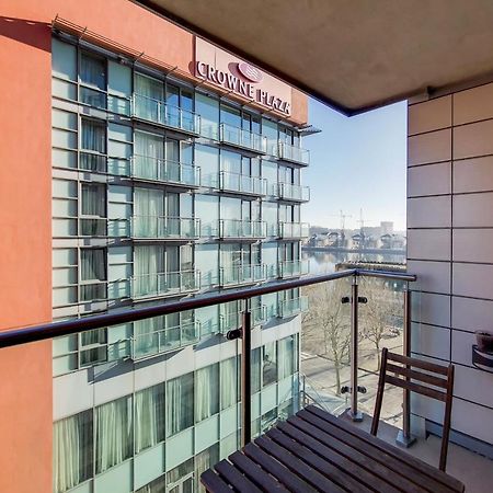 Deluxe One Bed Apartment By London Excel Bagian luar foto