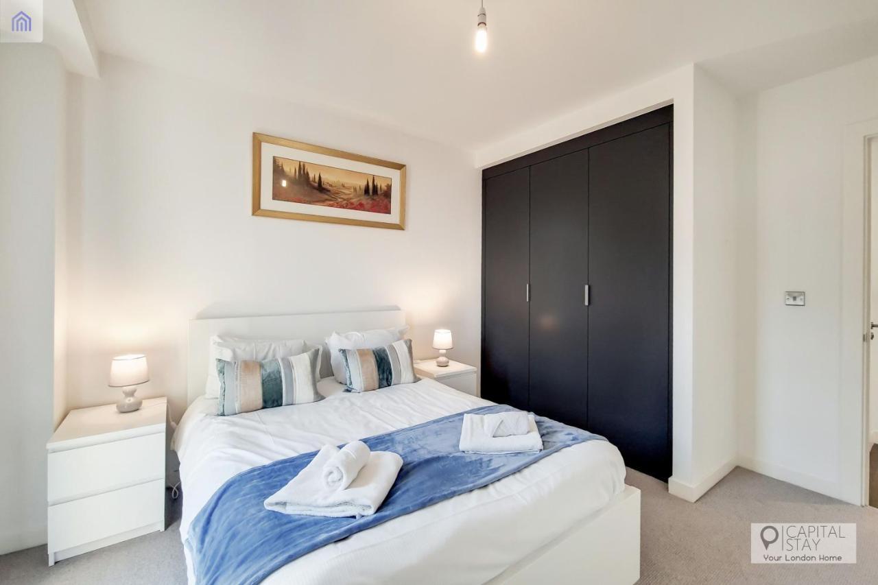 Deluxe One Bed Apartment By London Excel Bagian luar foto