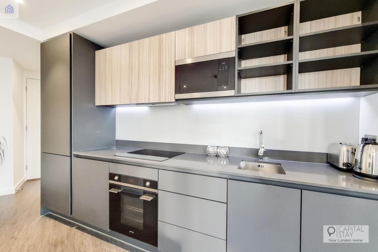 Deluxe One Bed Apartment By London Excel Bagian luar foto