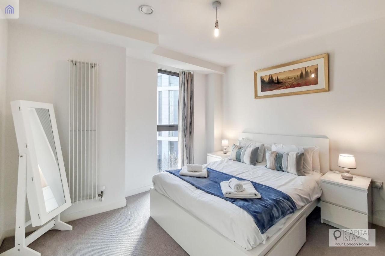 Deluxe One Bed Apartment By London Excel Bagian luar foto